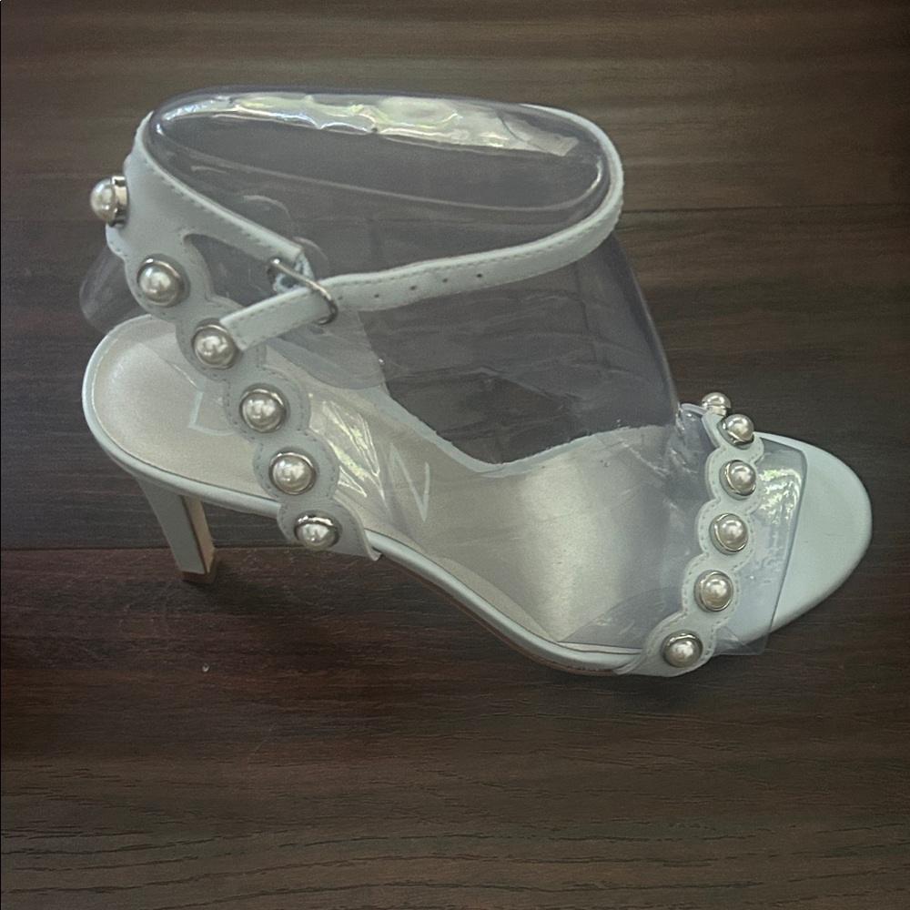 Chic White Pearl-Embellished Women's Heels